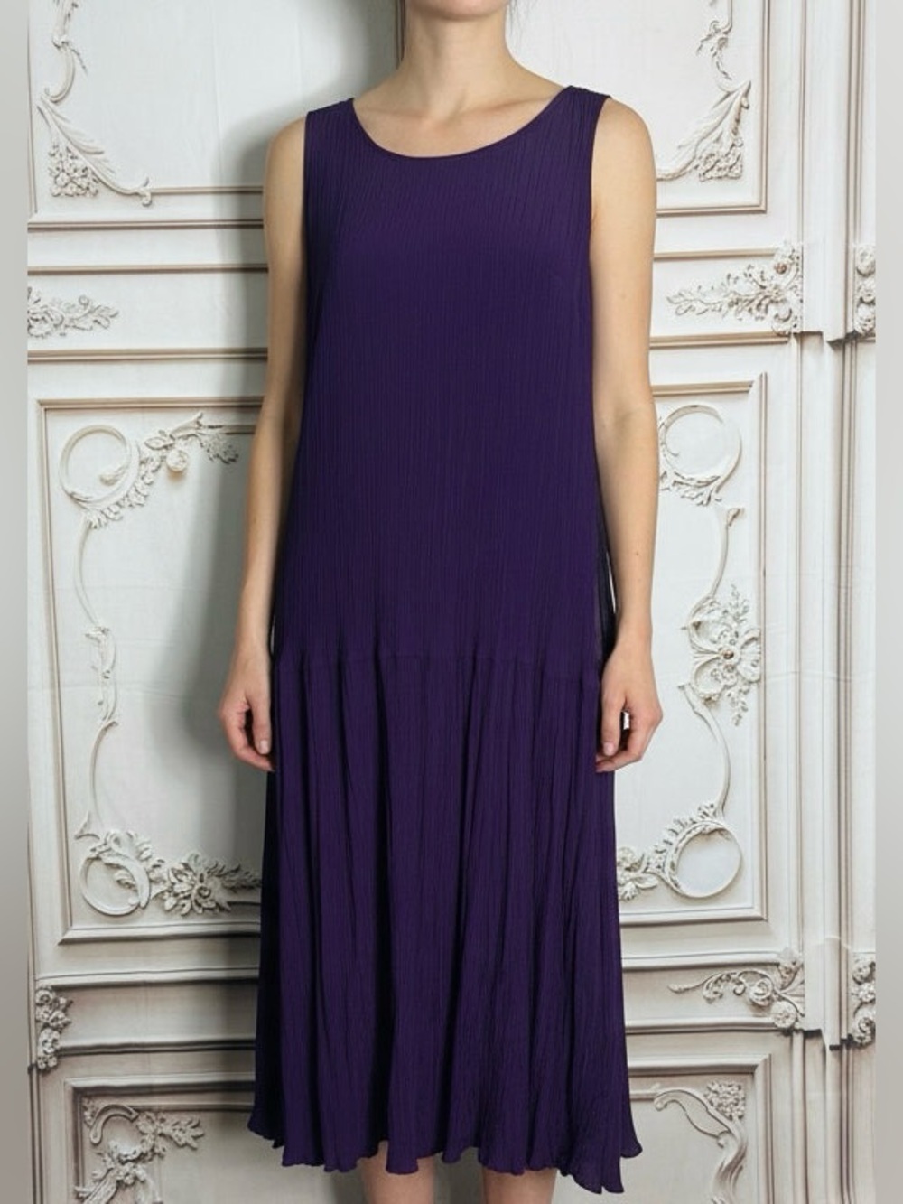 Sleeveless Pleated Midi Dress in Plum